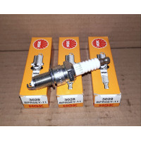 Свечи зажигания Матиз NGK BPR5EY-11 Свечи зажигания Матиз NGK BPR5EY-11